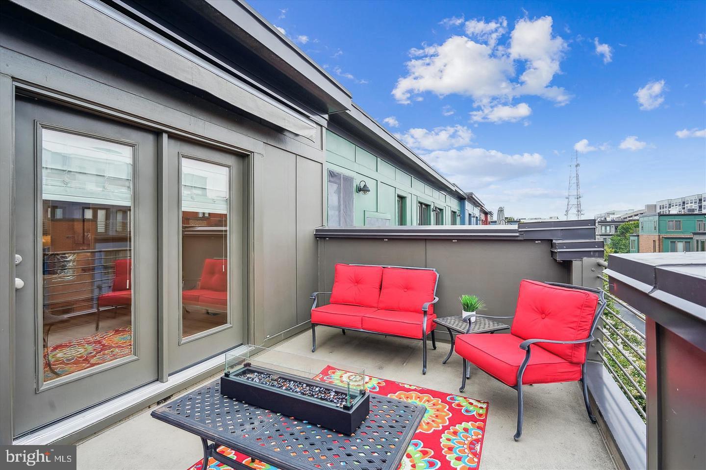 MOSAIC AT MERRIFIELD - Residential Lease