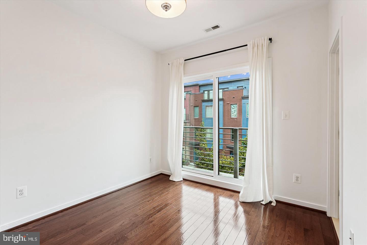 MOSAIC AT MERRIFIELD - Residential Lease