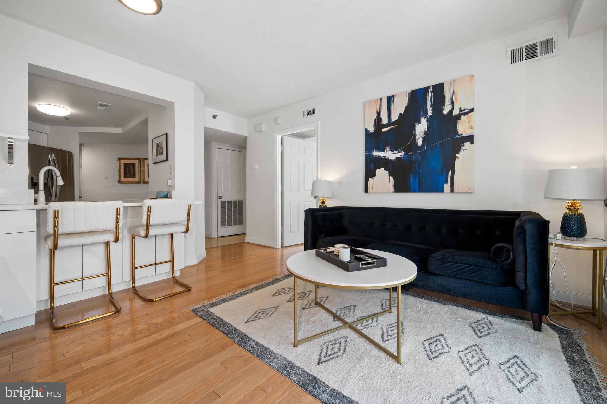 WINDSOR PLAZA - Residential