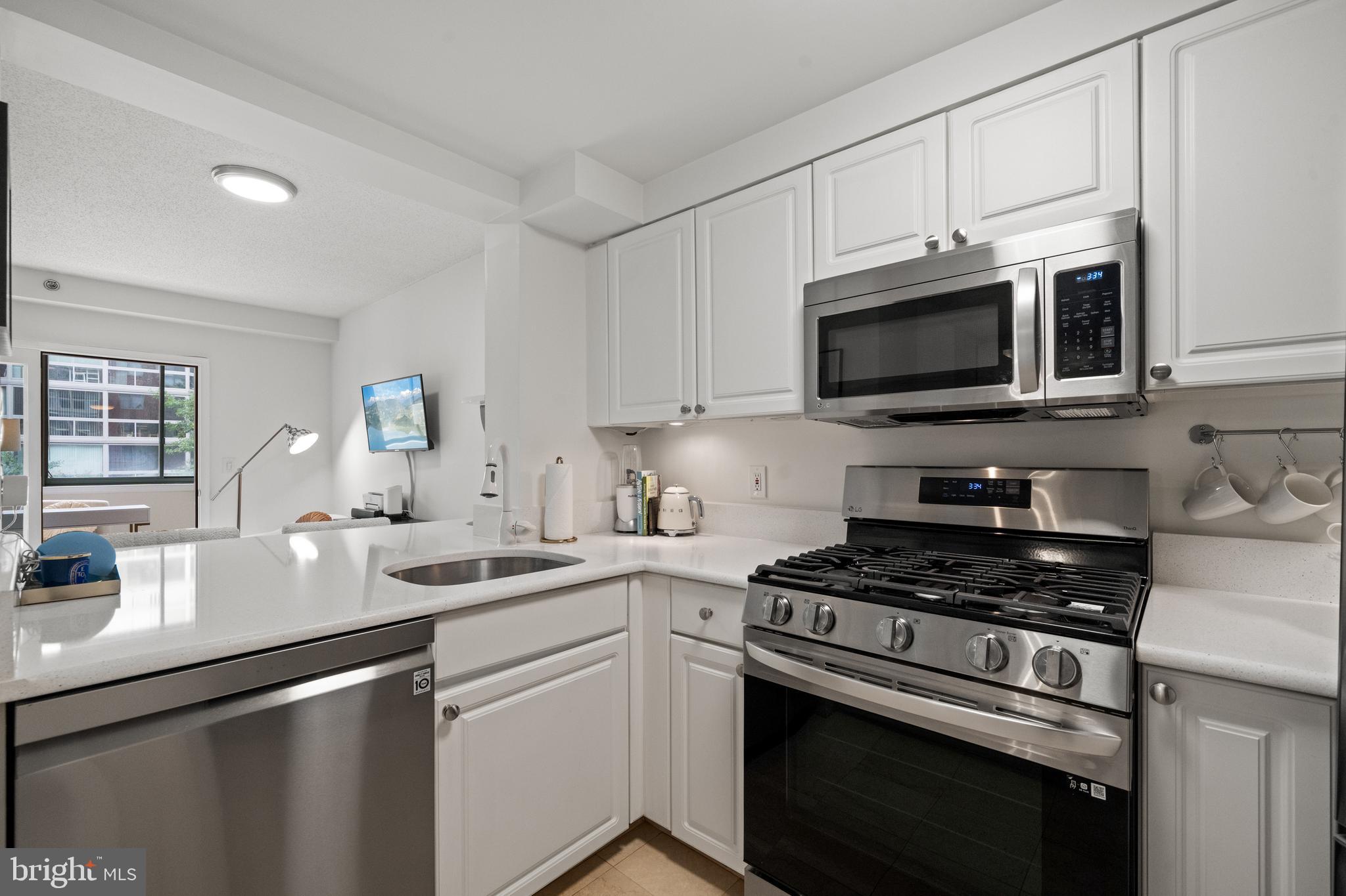 1045 N UTAH STREET 2-304