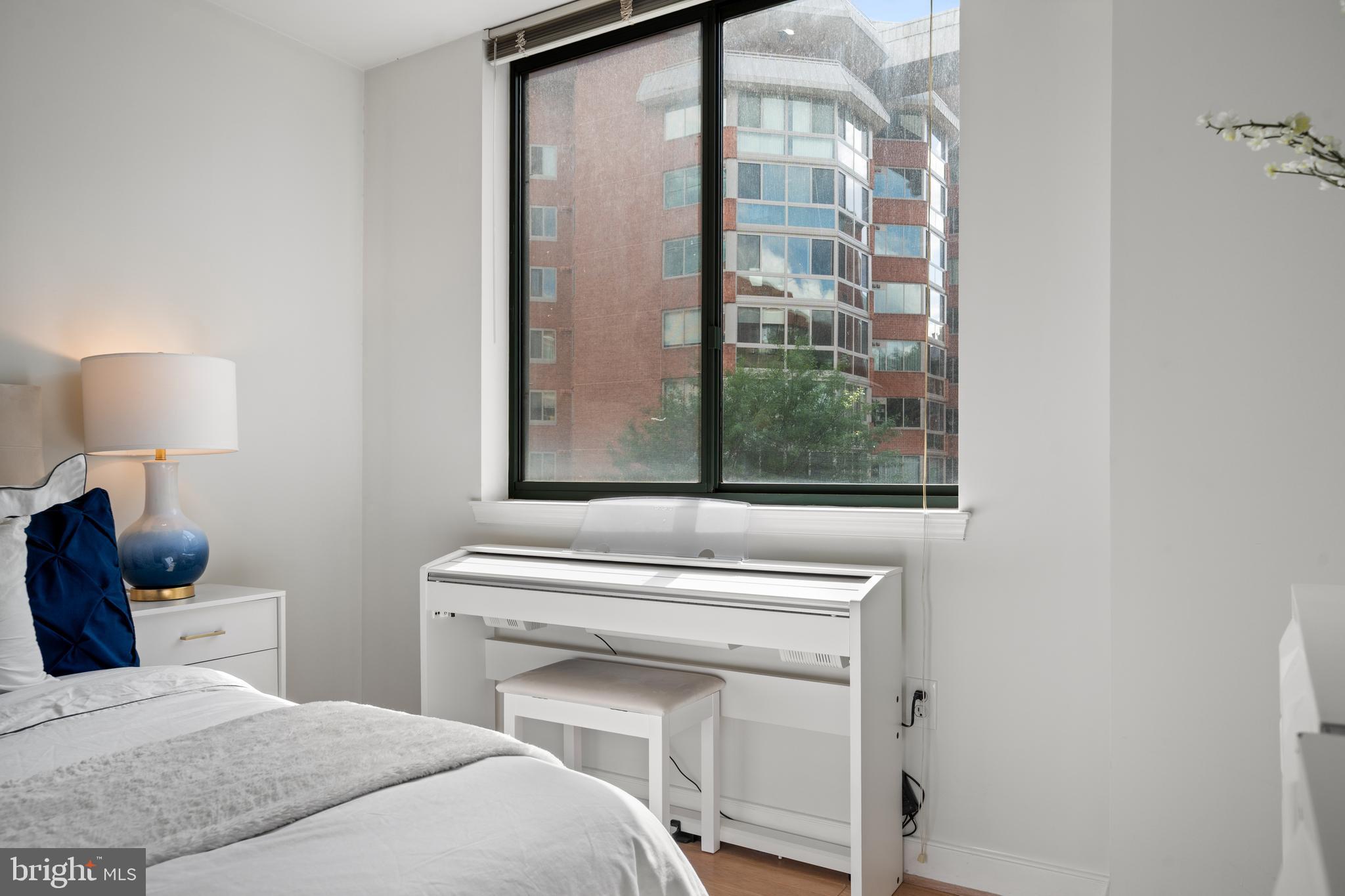 WINDSOR PLAZA - Residential