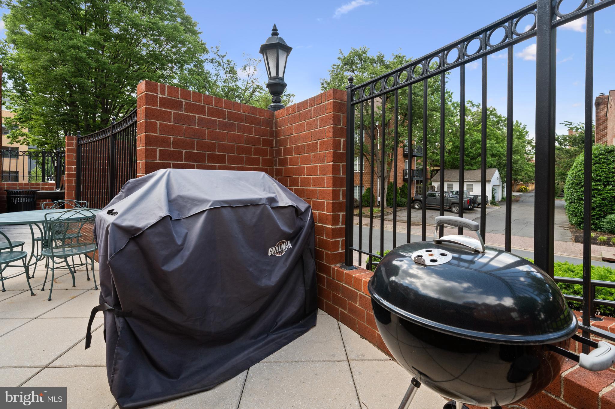 WINDSOR PLAZA - Residential