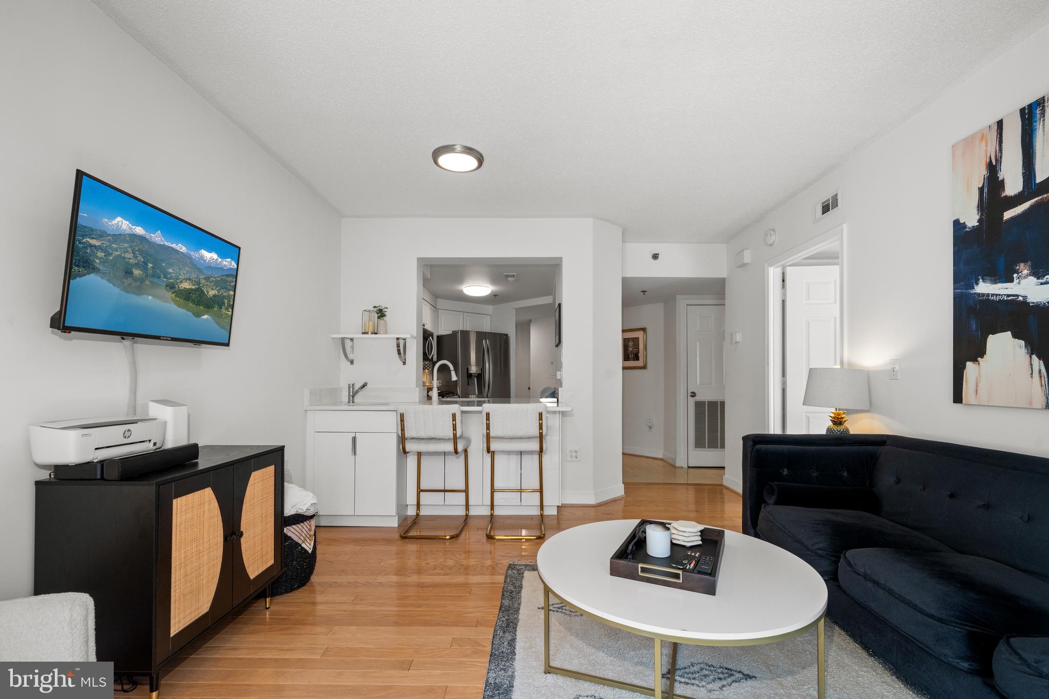 WINDSOR PLAZA - Residential