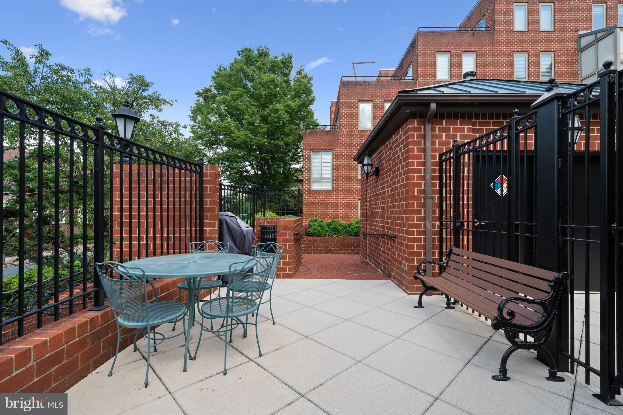 WINDSOR PLAZA - Residential