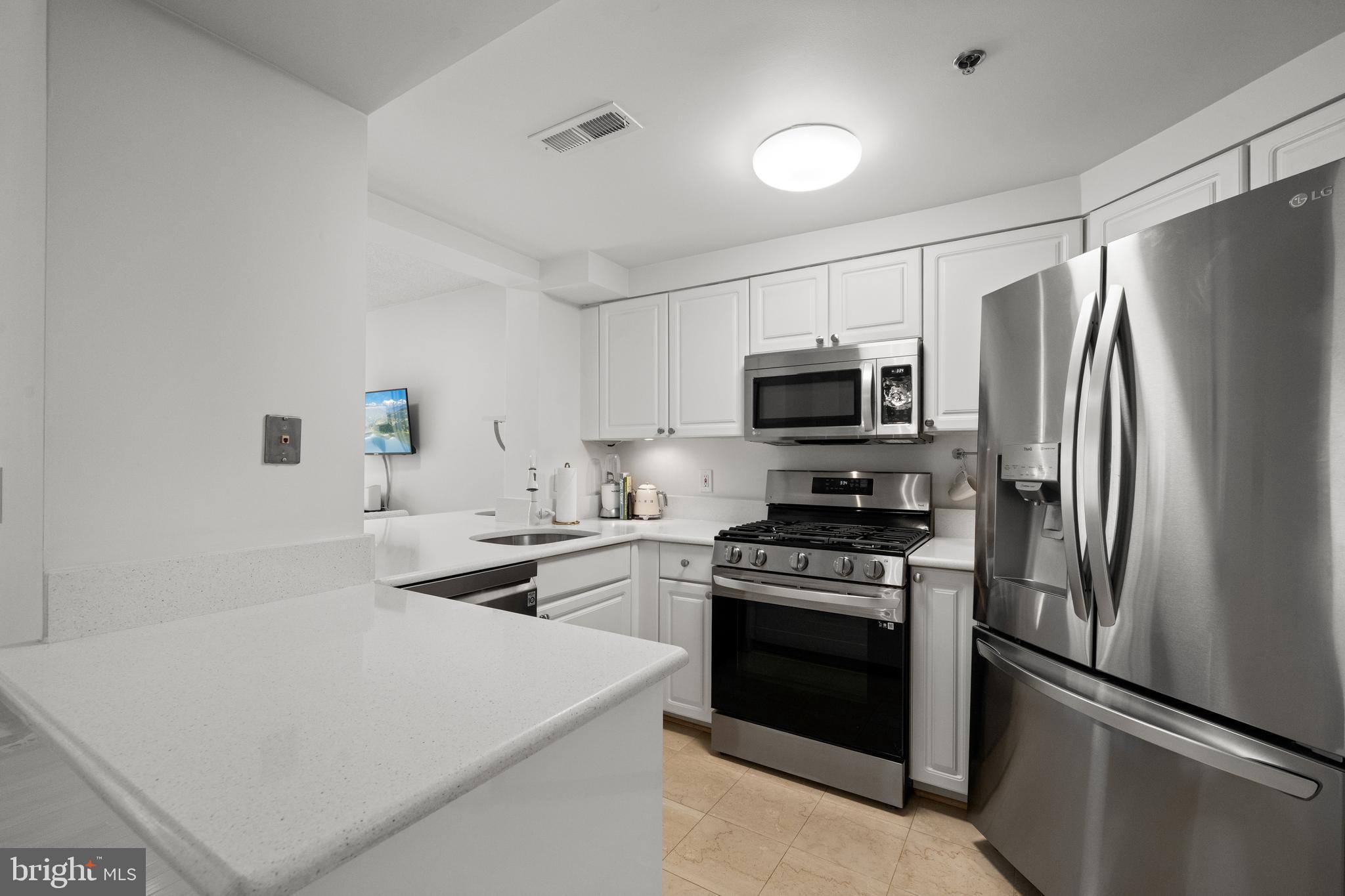 1045 N UTAH STREET 2-304