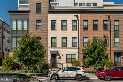 Photo of 213 Montgomery Street, ALEXANDRIA, VA 22314 (MLS # VAAX2065936)