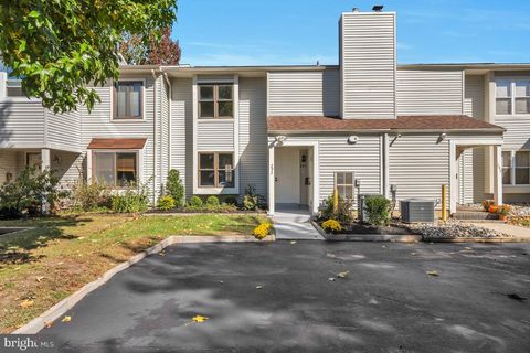 Photo of 293 Ivy Court, MARLTON, NJ 08053 (MLS # NJBL2097910)