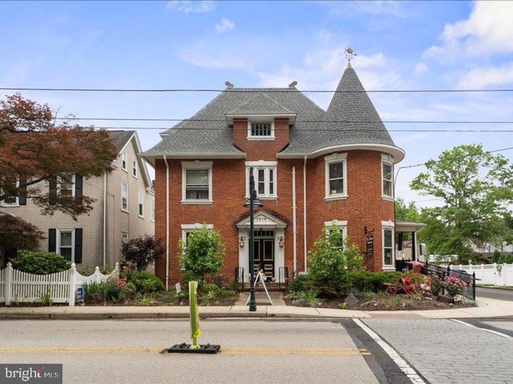 Photo of 1919 W Point Pike, LANSDALE, PA 19446 (MLS # PAMC2164304)