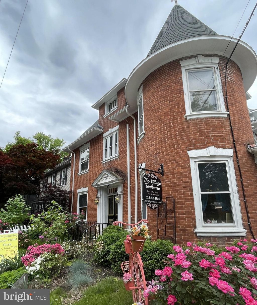 Photo of 1919 W Point Pike, LANSDALE, PA 19446 (MLS # PAMC2164304)