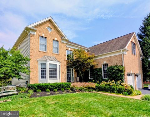 Photo of 15107 Jupiter Hills Lane, HAYMARKET, VA 20169 (MLS # VAPW2125716)