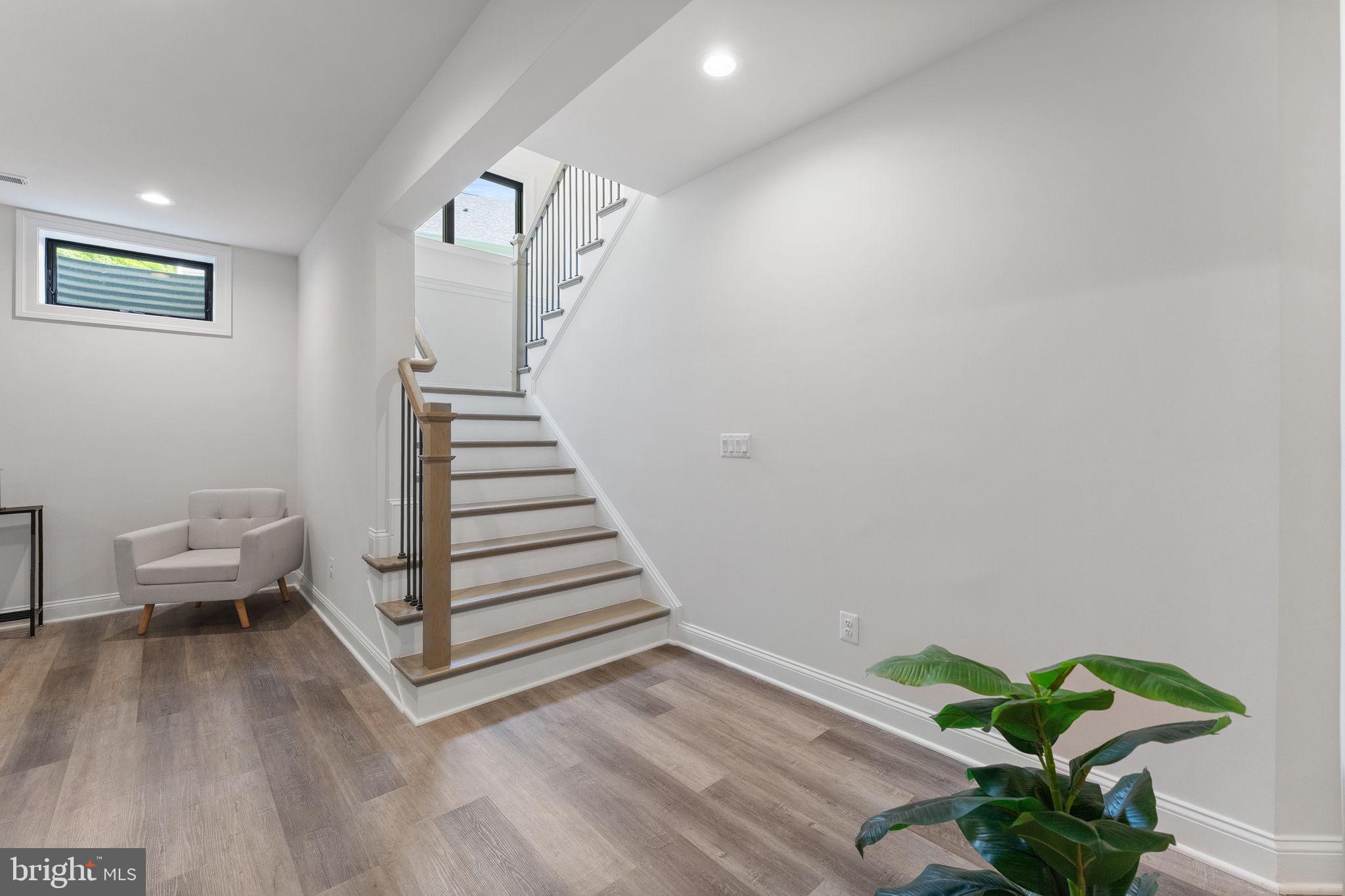 MANTUA HILLS - Residential