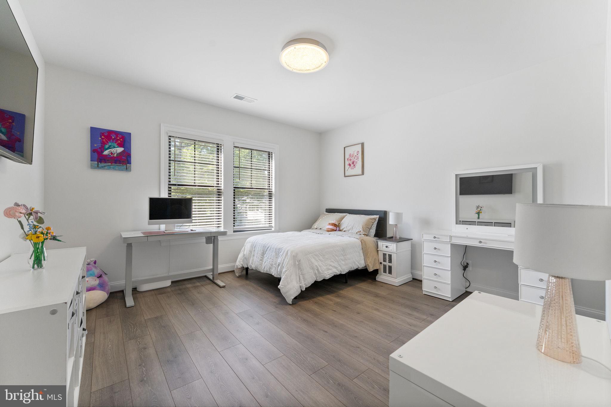 MANTUA HILLS - Residential