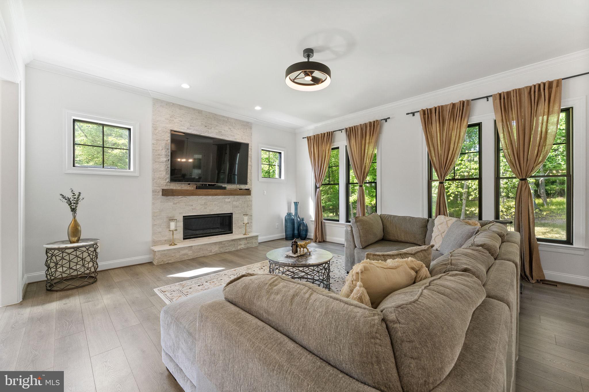 MANTUA HILLS - Residential