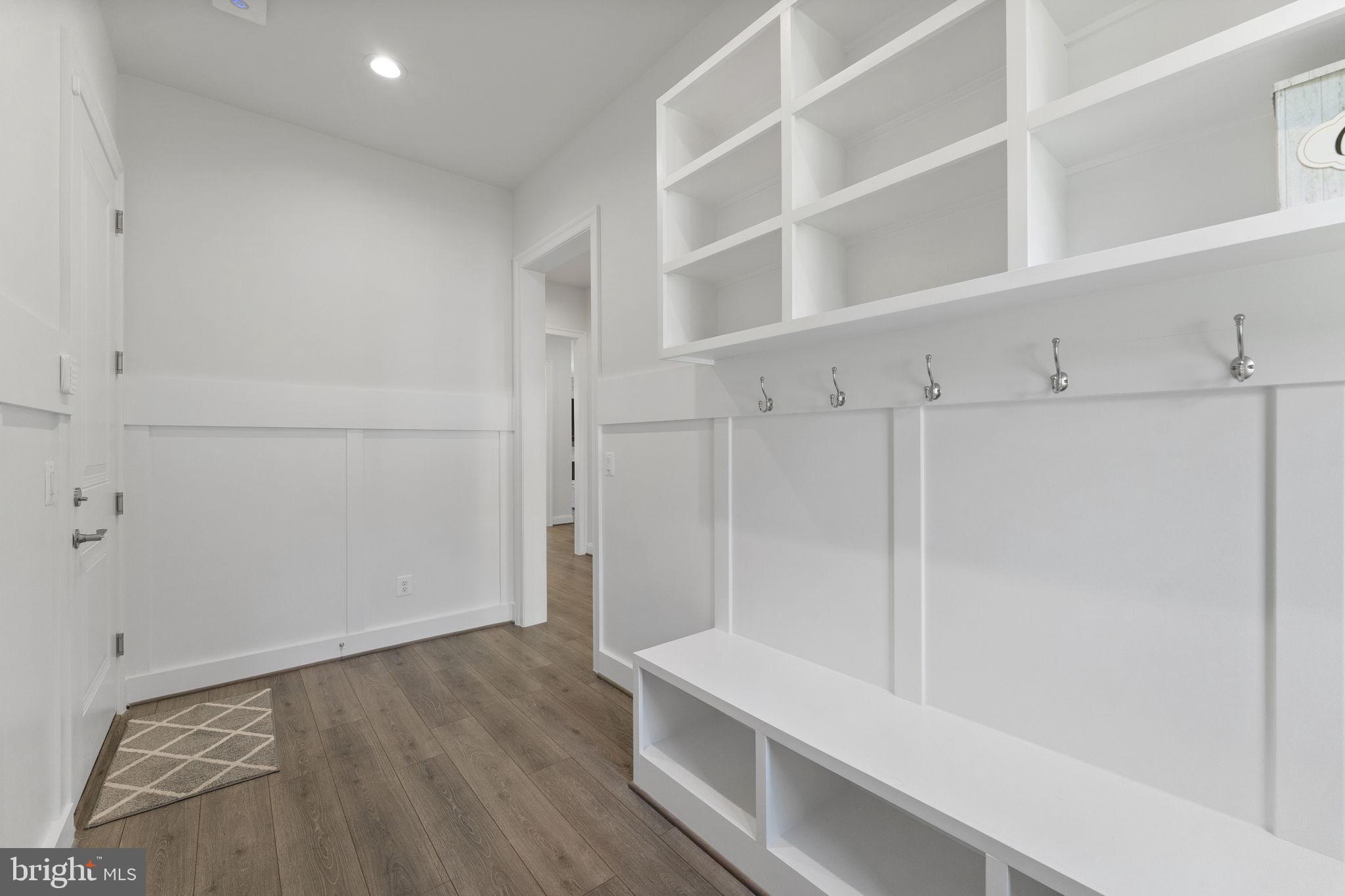 MANTUA HILLS - Residential