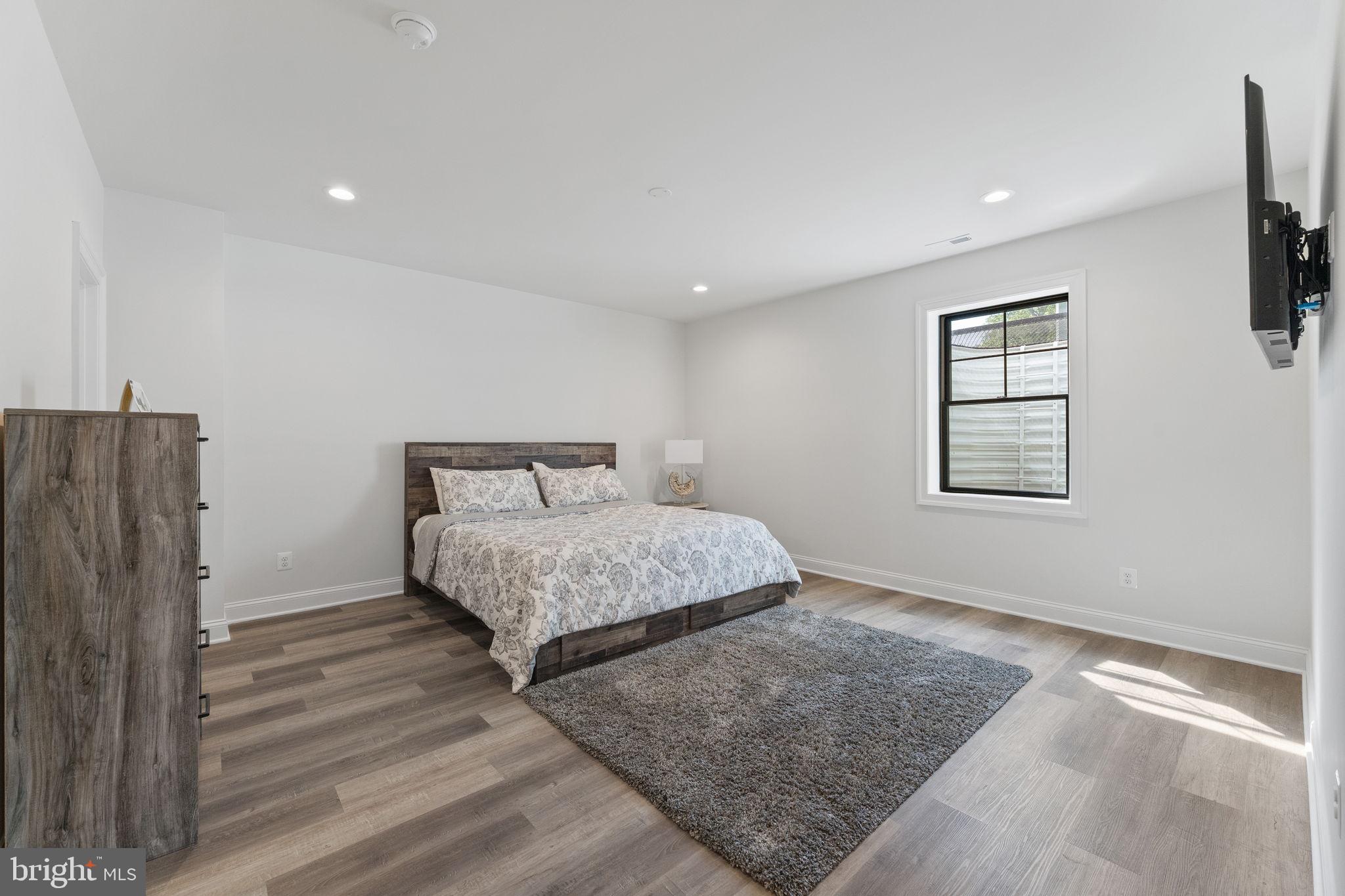 MANTUA HILLS - Residential