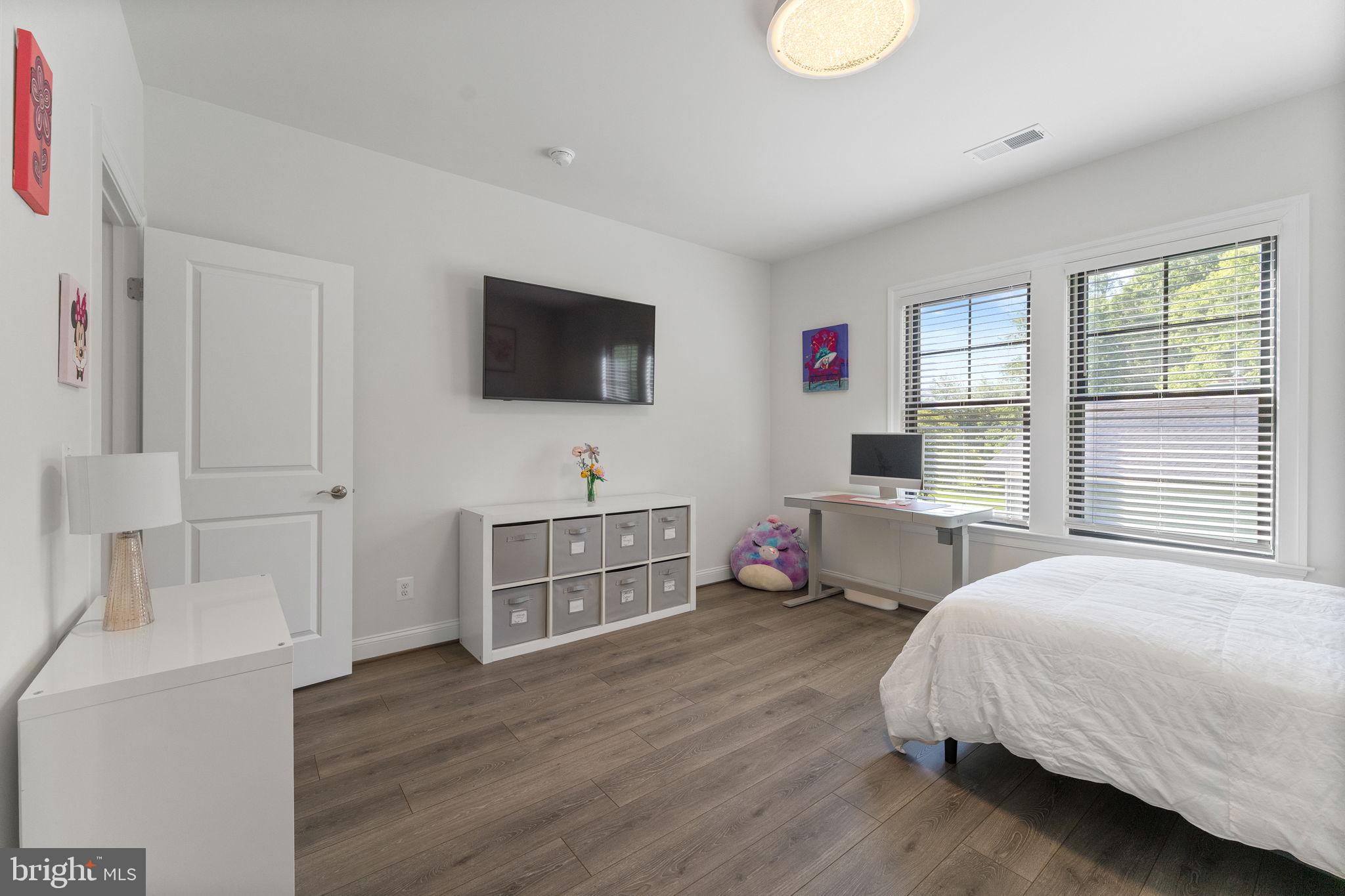 MANTUA HILLS - Residential