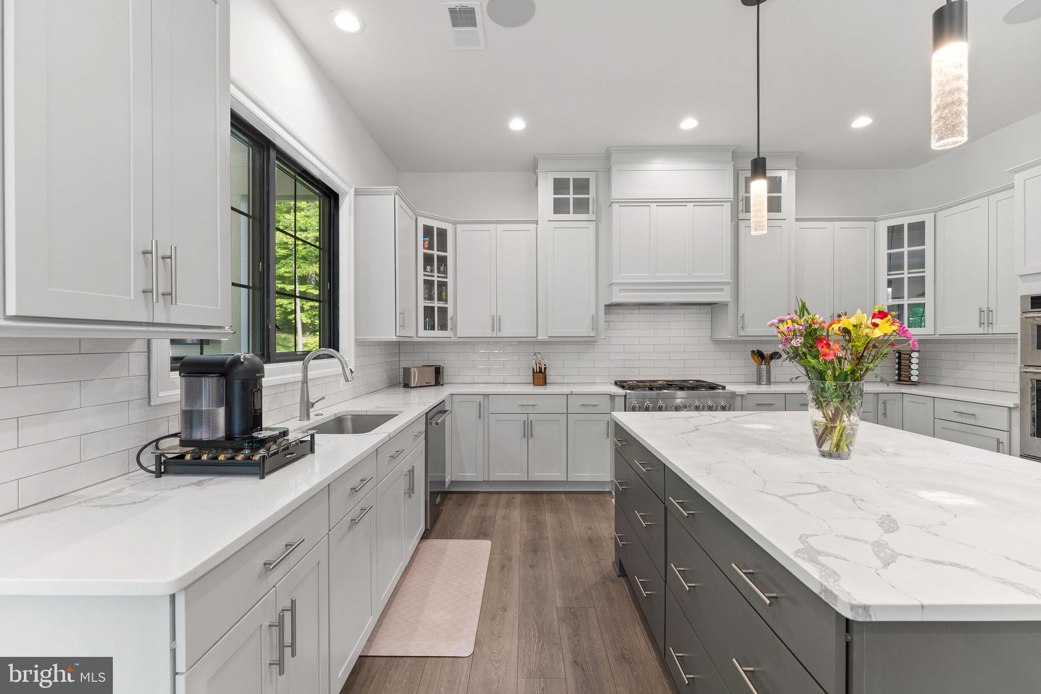 MANTUA HILLS - Residential