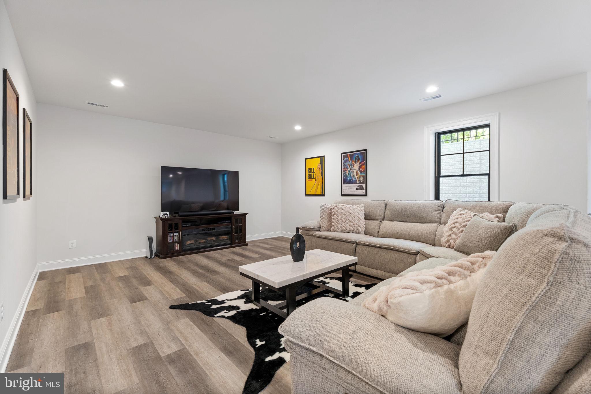 MANTUA HILLS - Residential