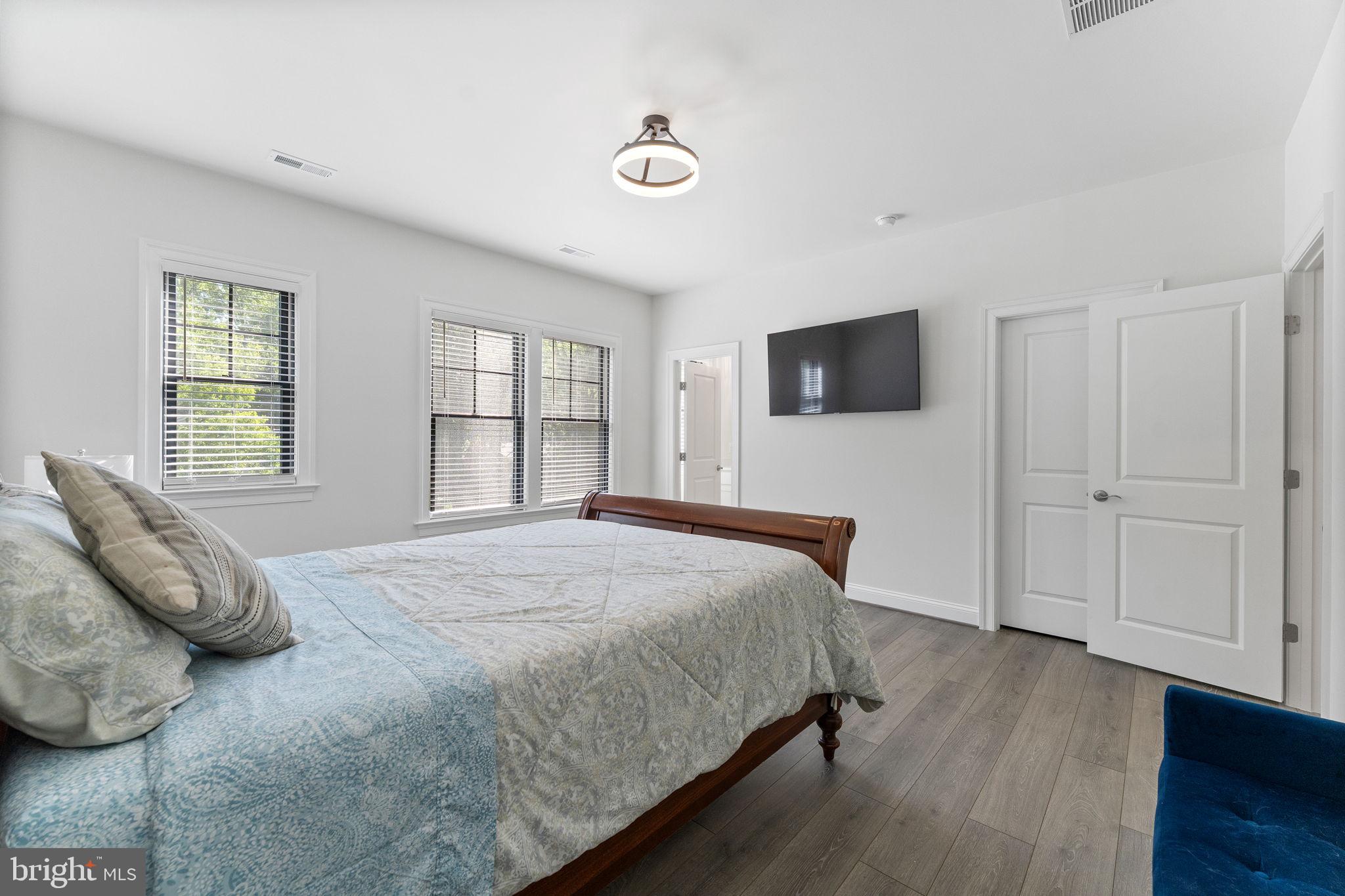 MANTUA HILLS - Residential