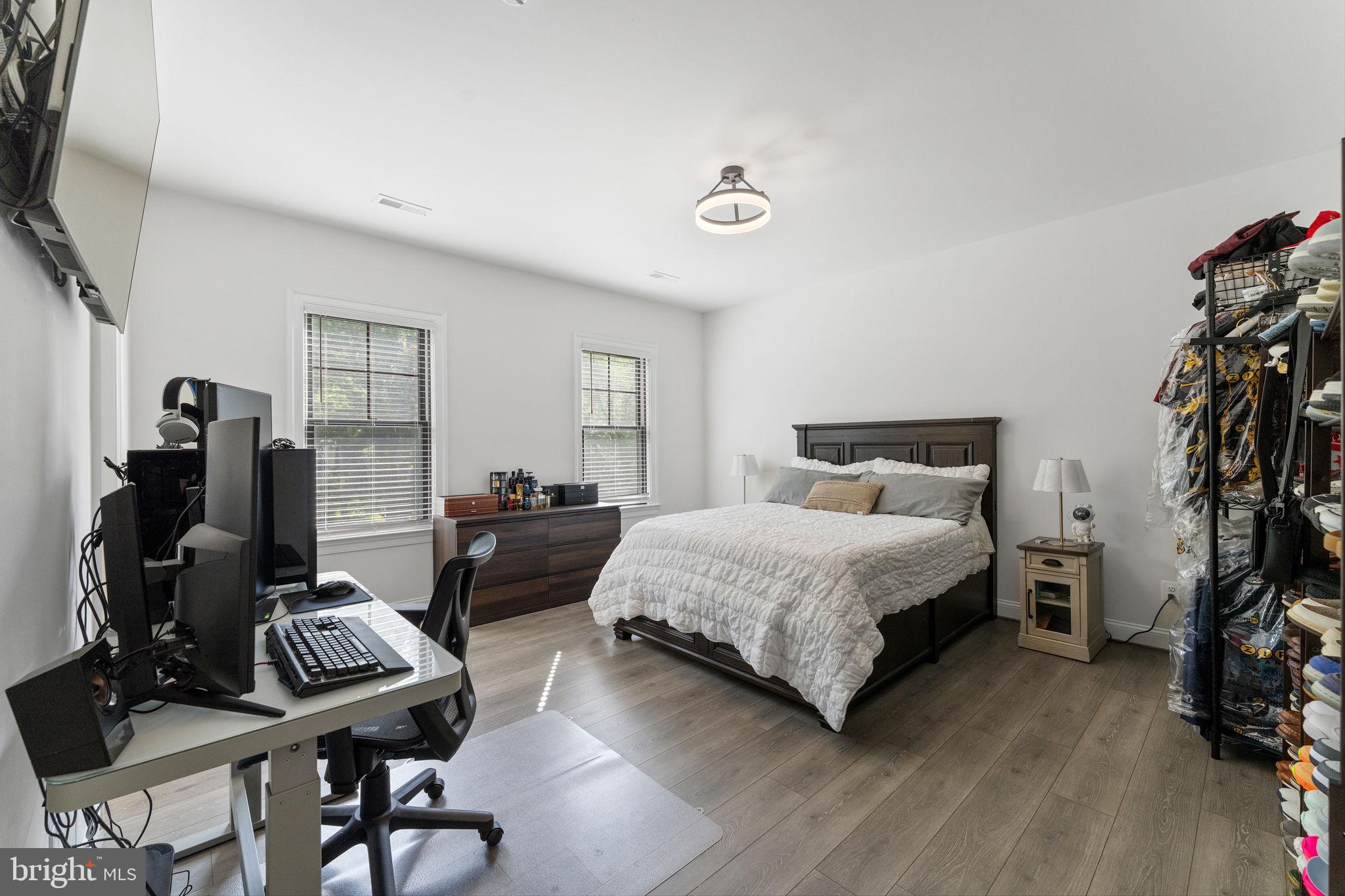 MANTUA HILLS - Residential