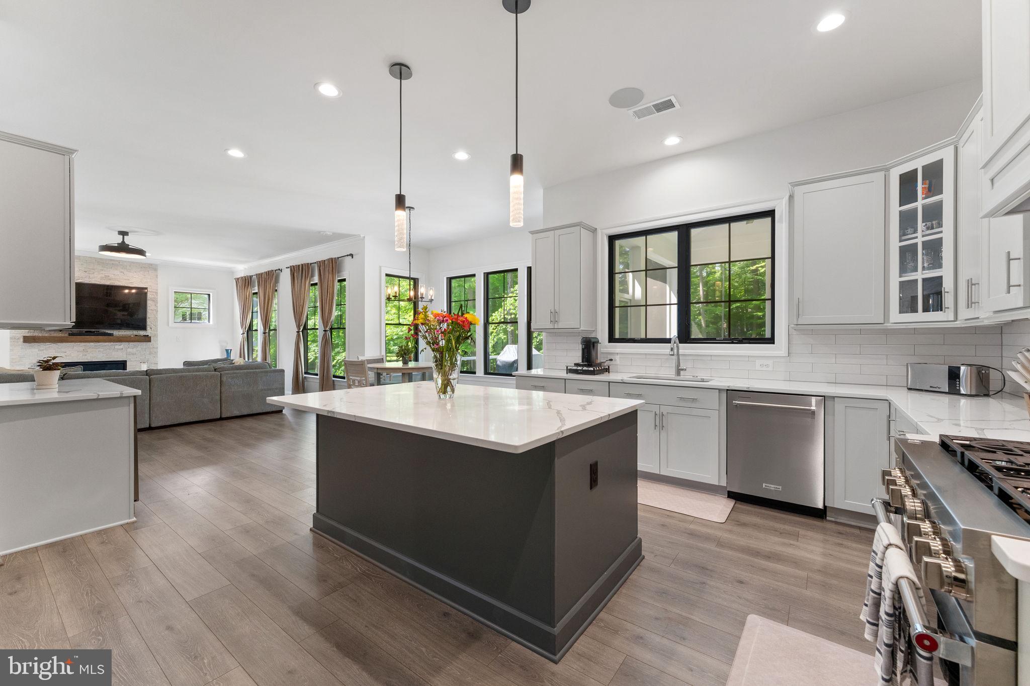 MANTUA HILLS - Residential