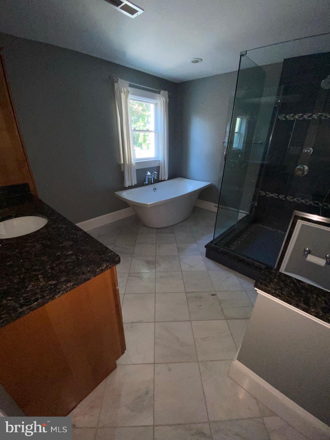 CARRIAGE WORKS - Residential Lease