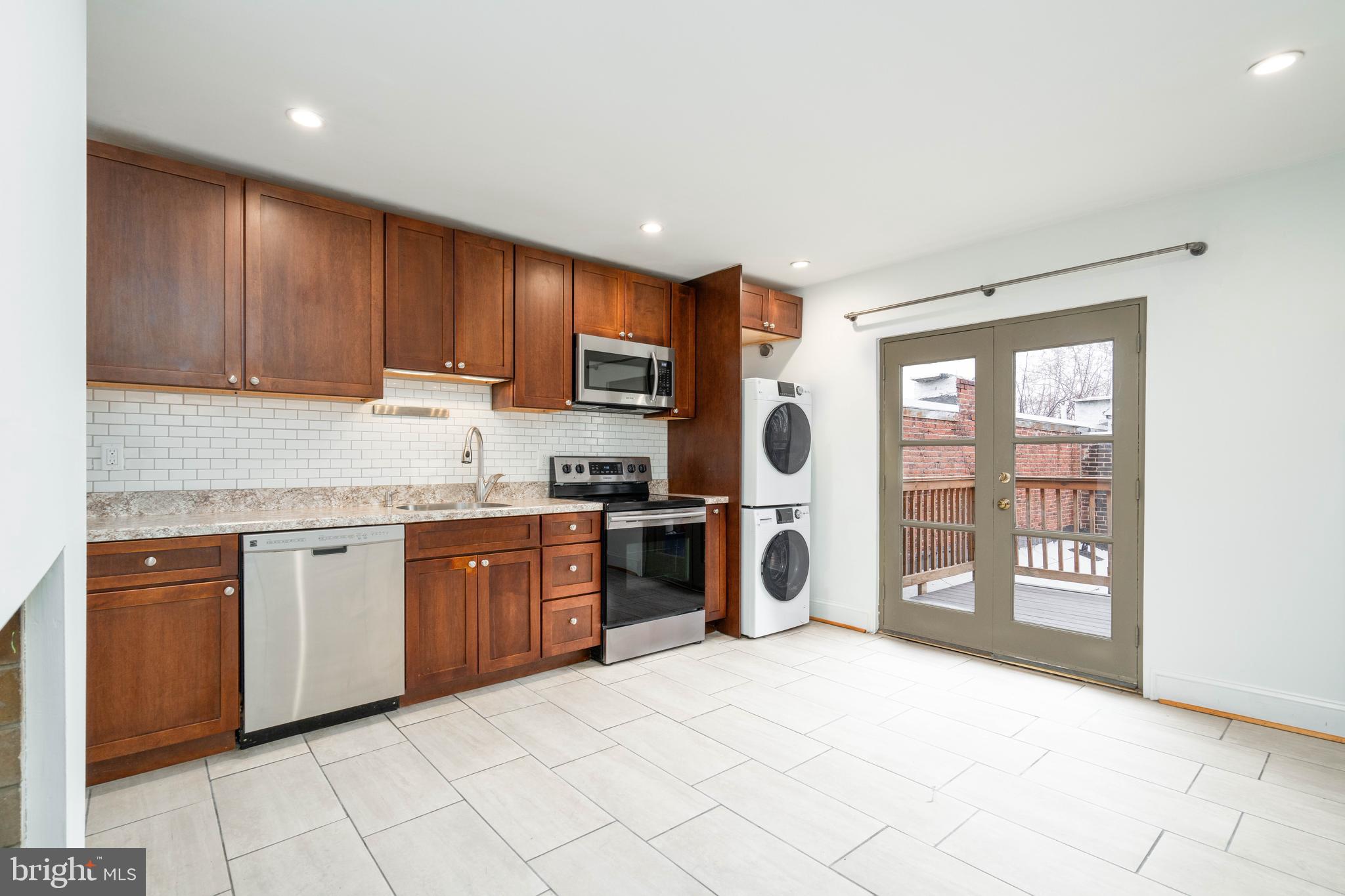 FAIRMOUNT - Residential