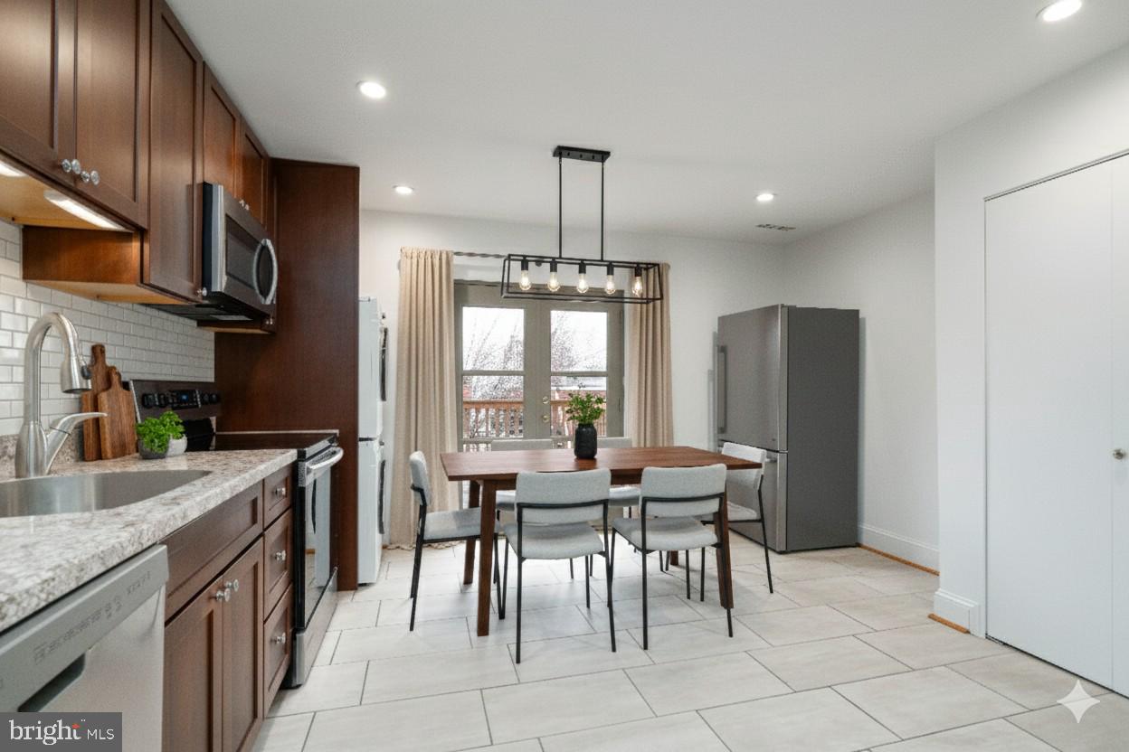 FAIRMOUNT - Residential