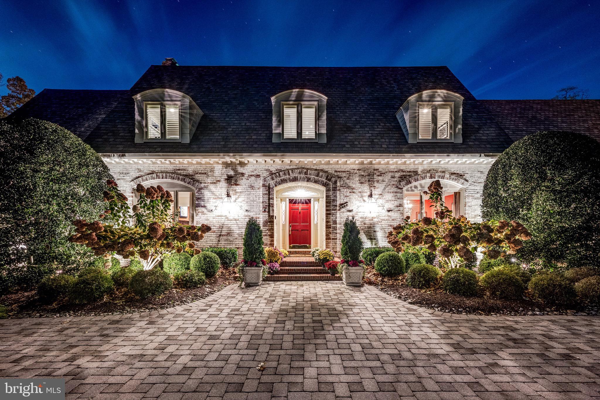 SALONA VILLAGE - Residential