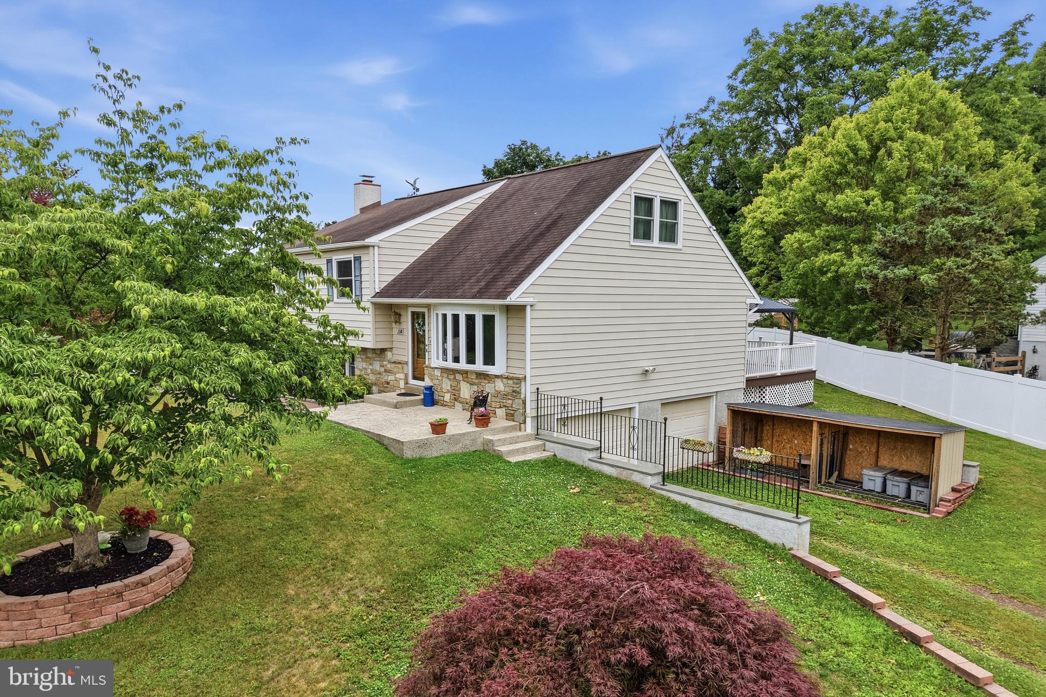 114 DOLLY LANE