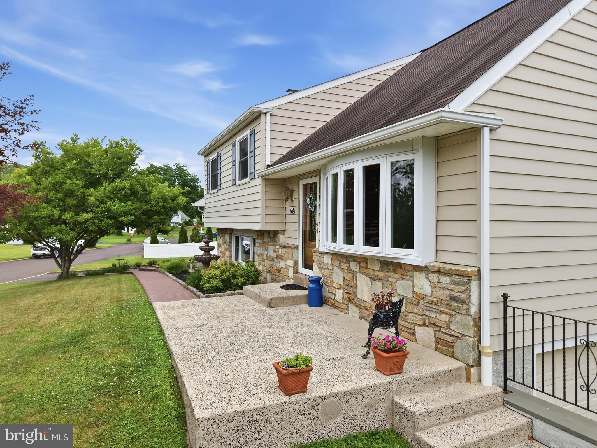114 DOLLY LANE