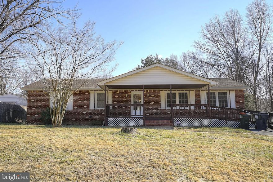 NORTH STAFFORD! Enjoy a single family home! Enjoy one level living in this single family home w/ large fenced yard & shed. enjoy a trouble free roof 2017,2016 gutters, vinyl windows ,stainless steel appliances, 42" kitchen cabinets! 3 bedrooms, 2 full baths, 2 family rooms! Lot backs to woods close to i95 Quantico, pentagon, Ft Belvoir, will not last long photos are from past listing. current tenant is packing up.