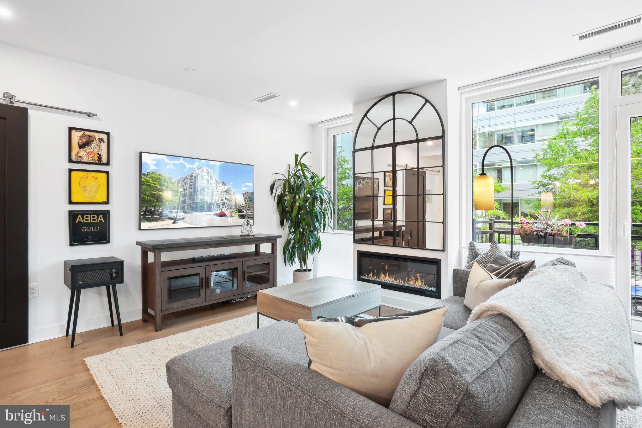 37 L STREET SE 201