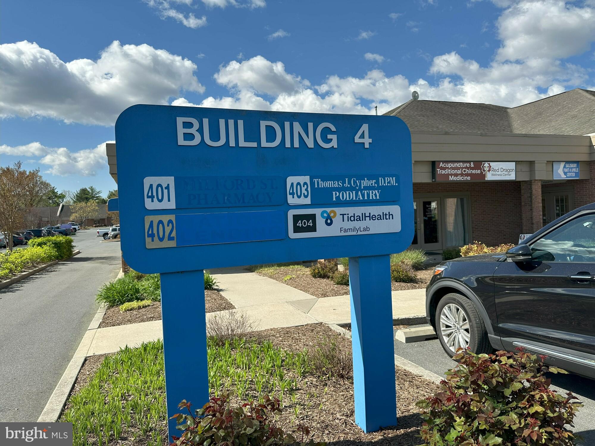 MILFORD ST PROF CM - Commercial Lease