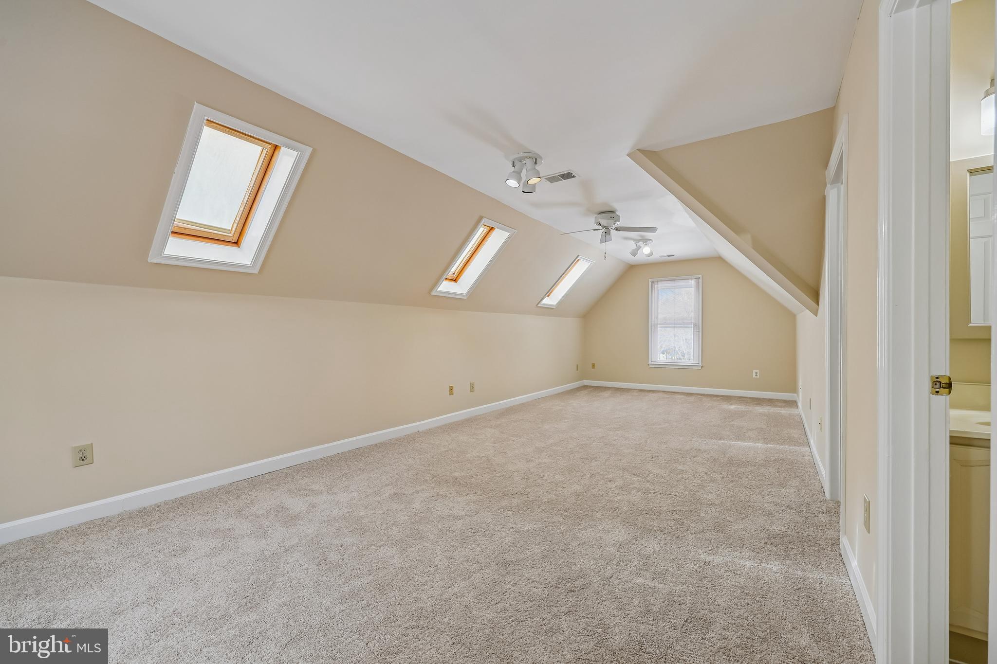 PT ROCKVILLE OUT RES. 3 - Residential