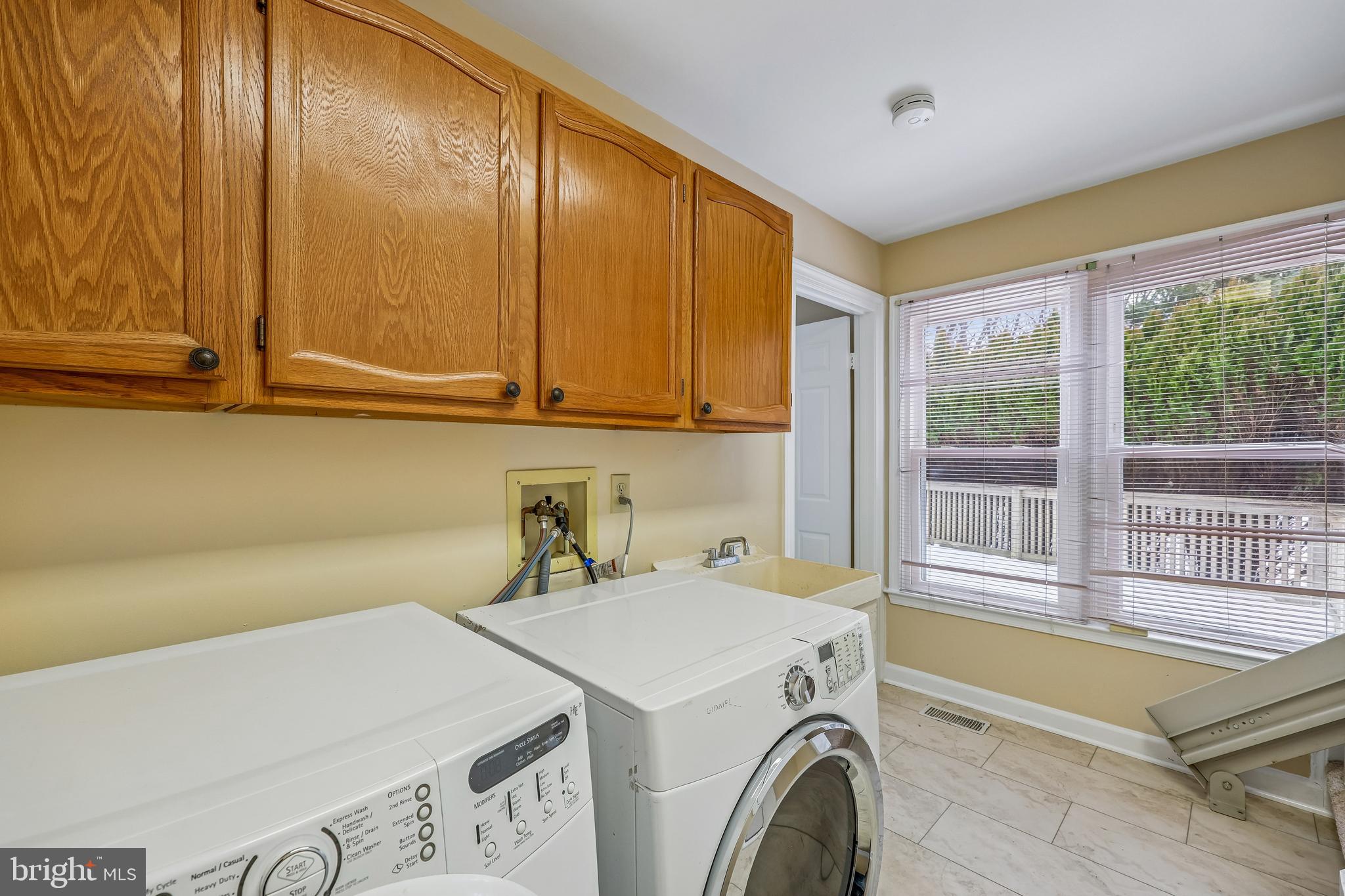 PT ROCKVILLE OUT RES. 3 - Residential