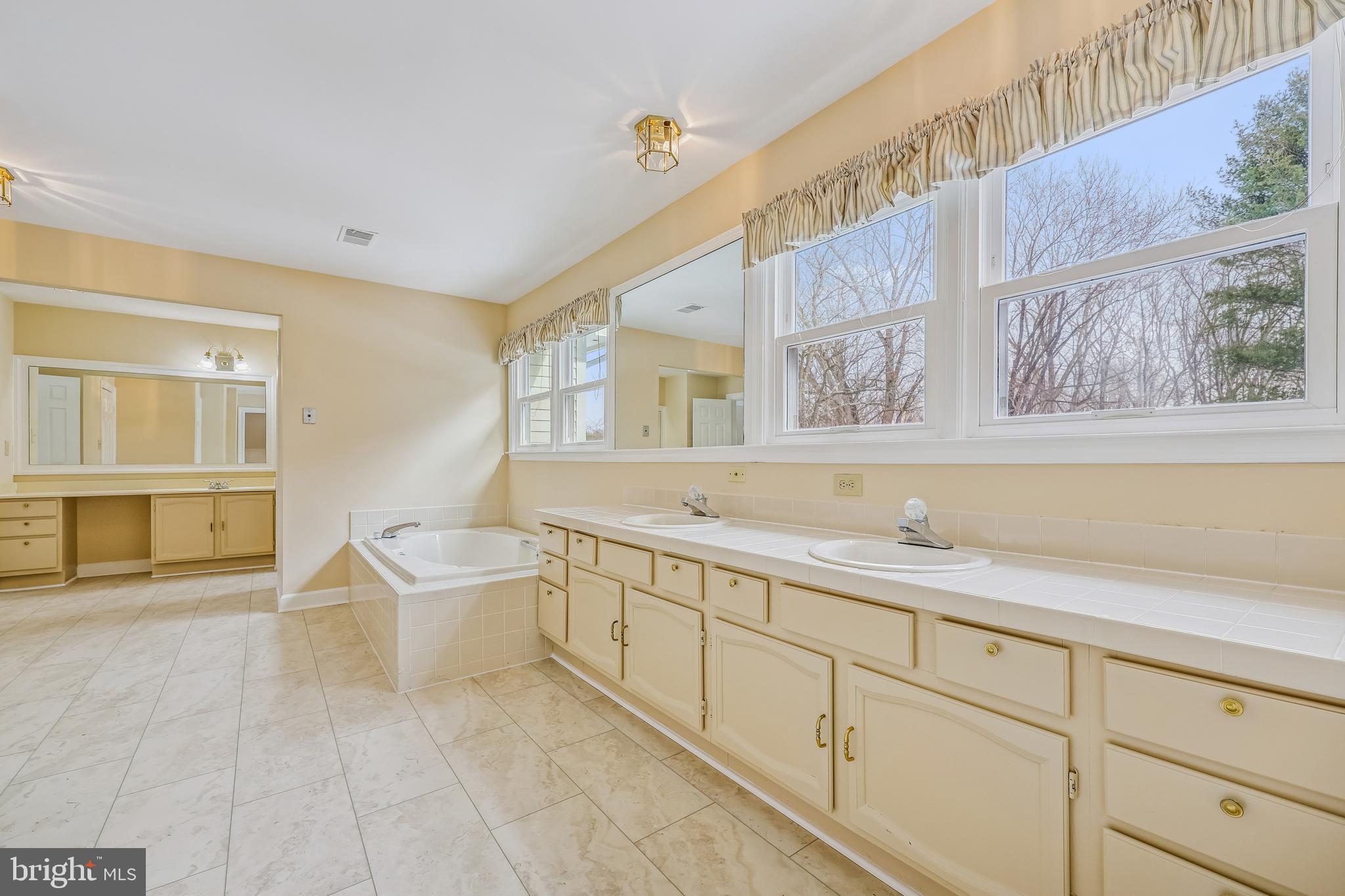 PT ROCKVILLE OUT RES. 3 - Residential