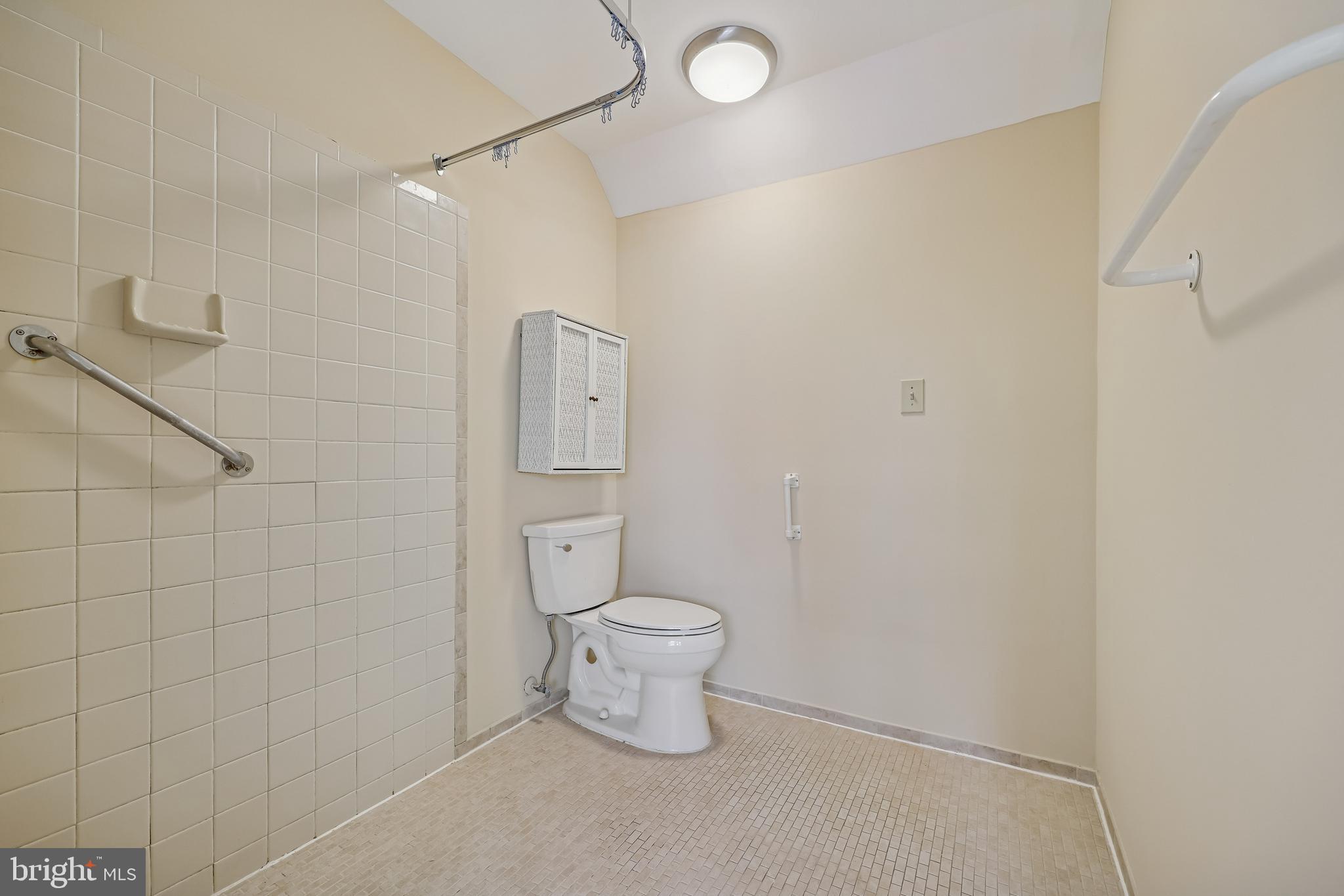 PT ROCKVILLE OUT RES. 3 - Residential