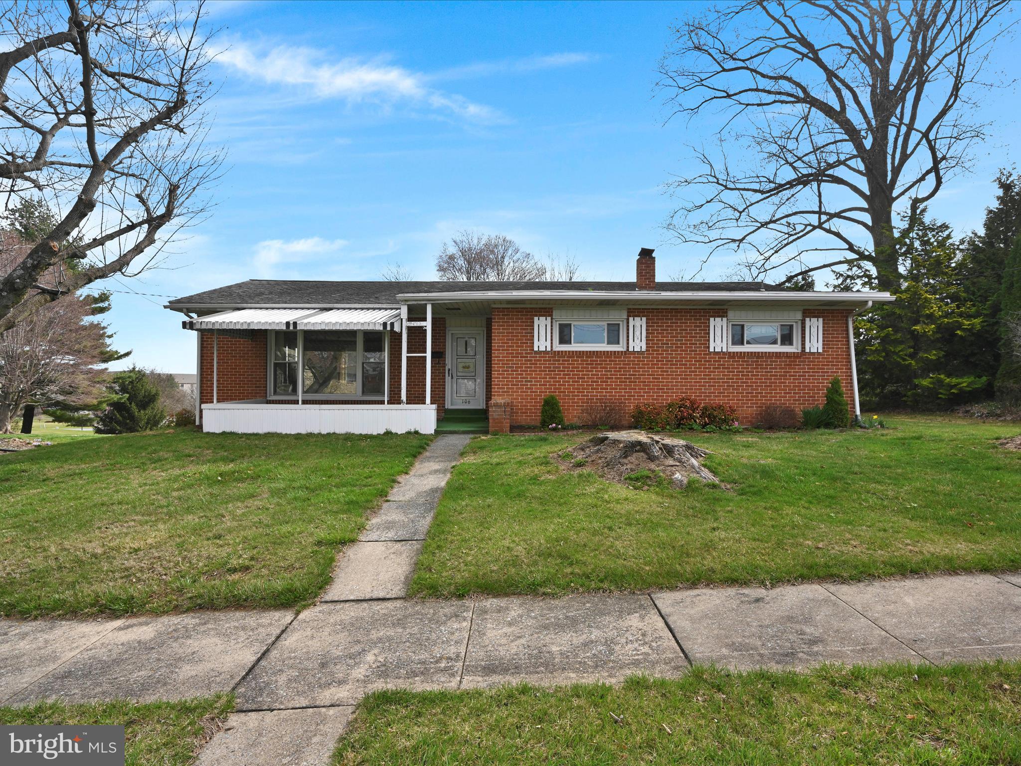 106 N HOOVER STREET