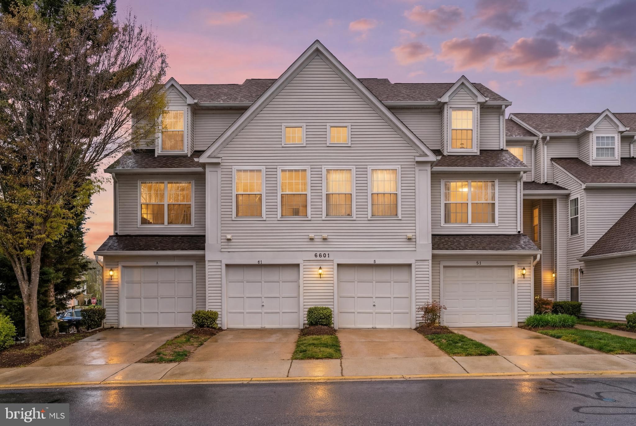 6601 NETTIES LANE 1811