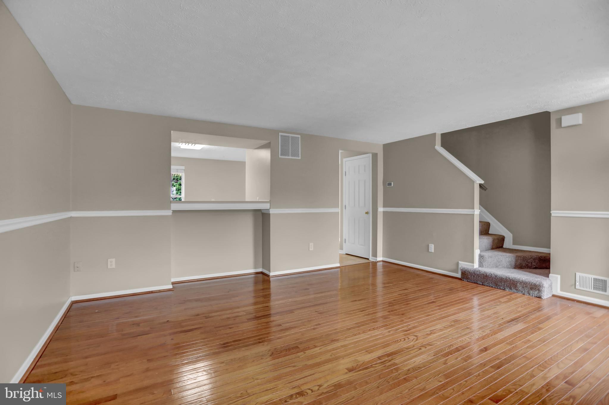 CONSTANT FRIENDSHIP - Residential Lease