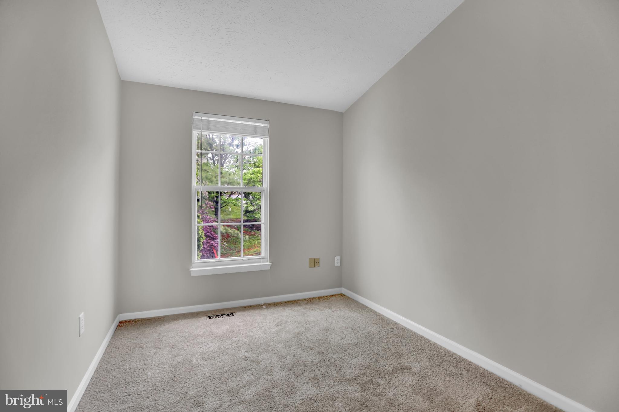 CONSTANT FRIENDSHIP - Residential Lease