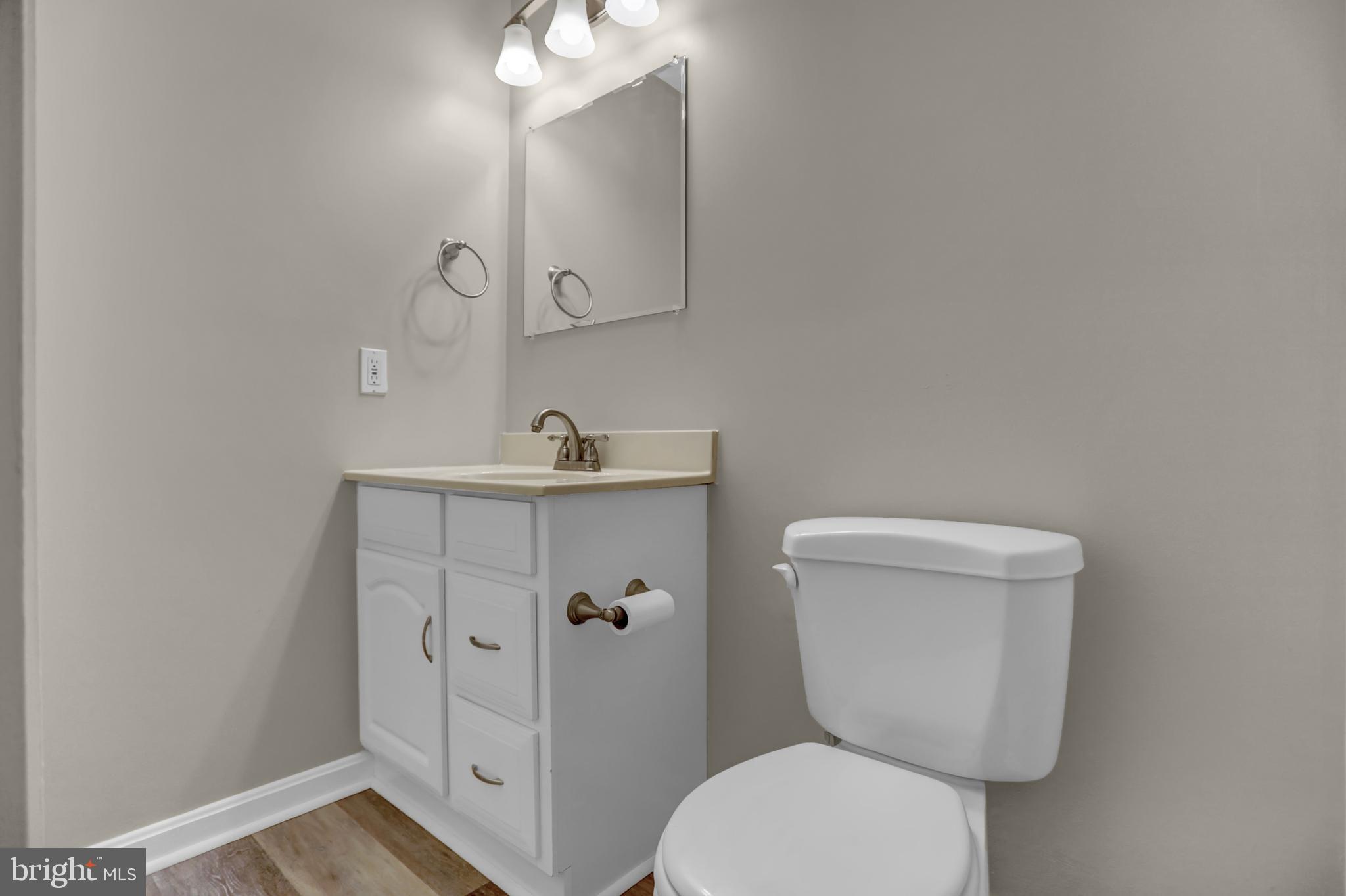 CONSTANT FRIENDSHIP - Residential Lease