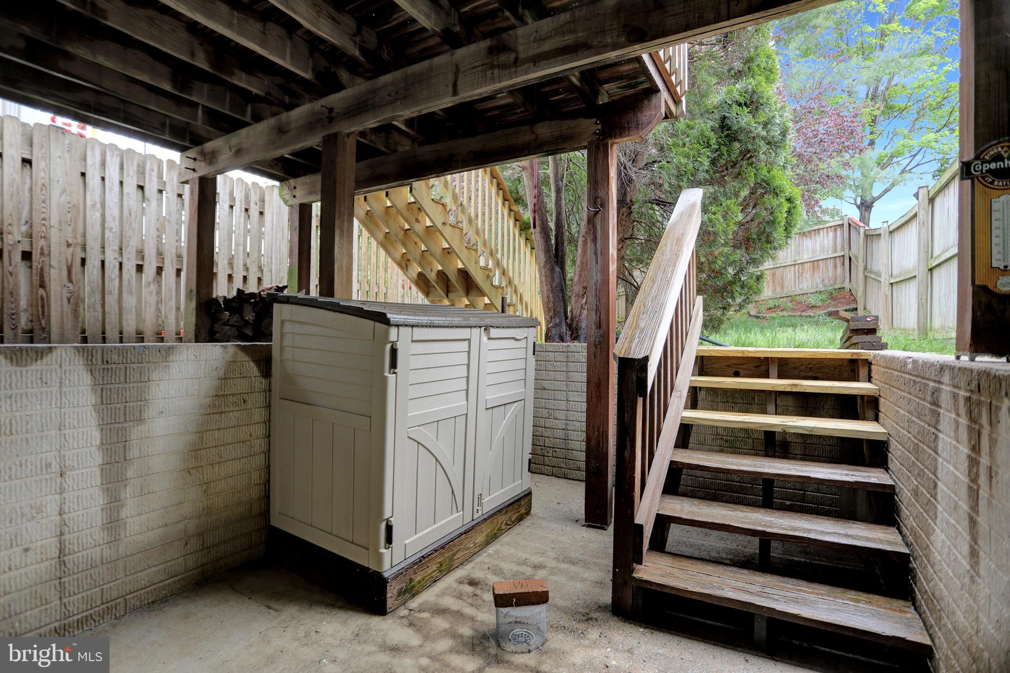 CONSTANT FRIENDSHIP - Residential Lease