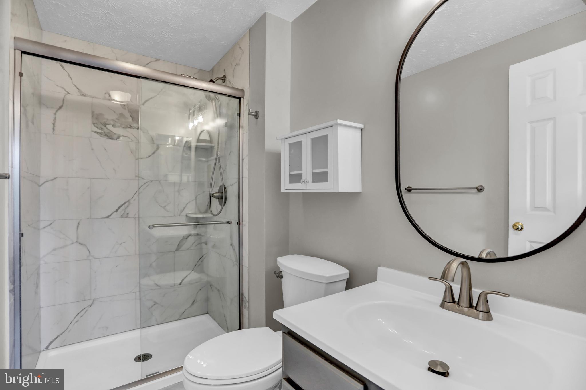 CONSTANT FRIENDSHIP - Residential Lease