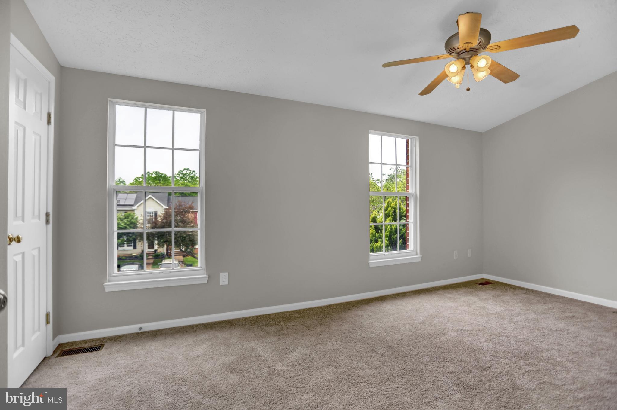 CONSTANT FRIENDSHIP - Residential Lease