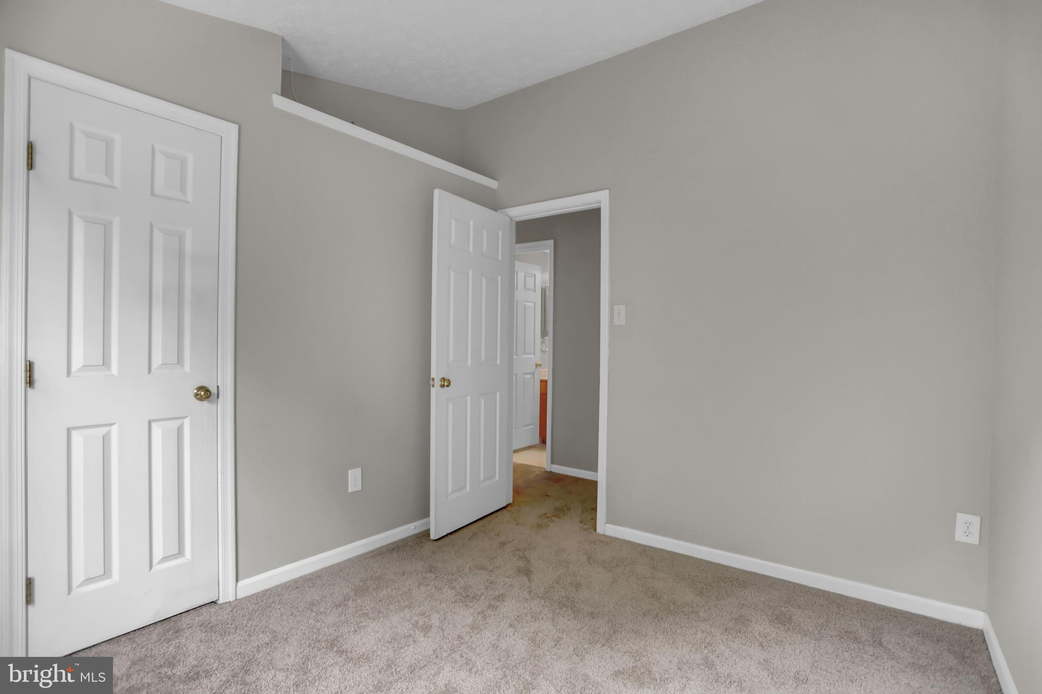 CONSTANT FRIENDSHIP - Residential Lease