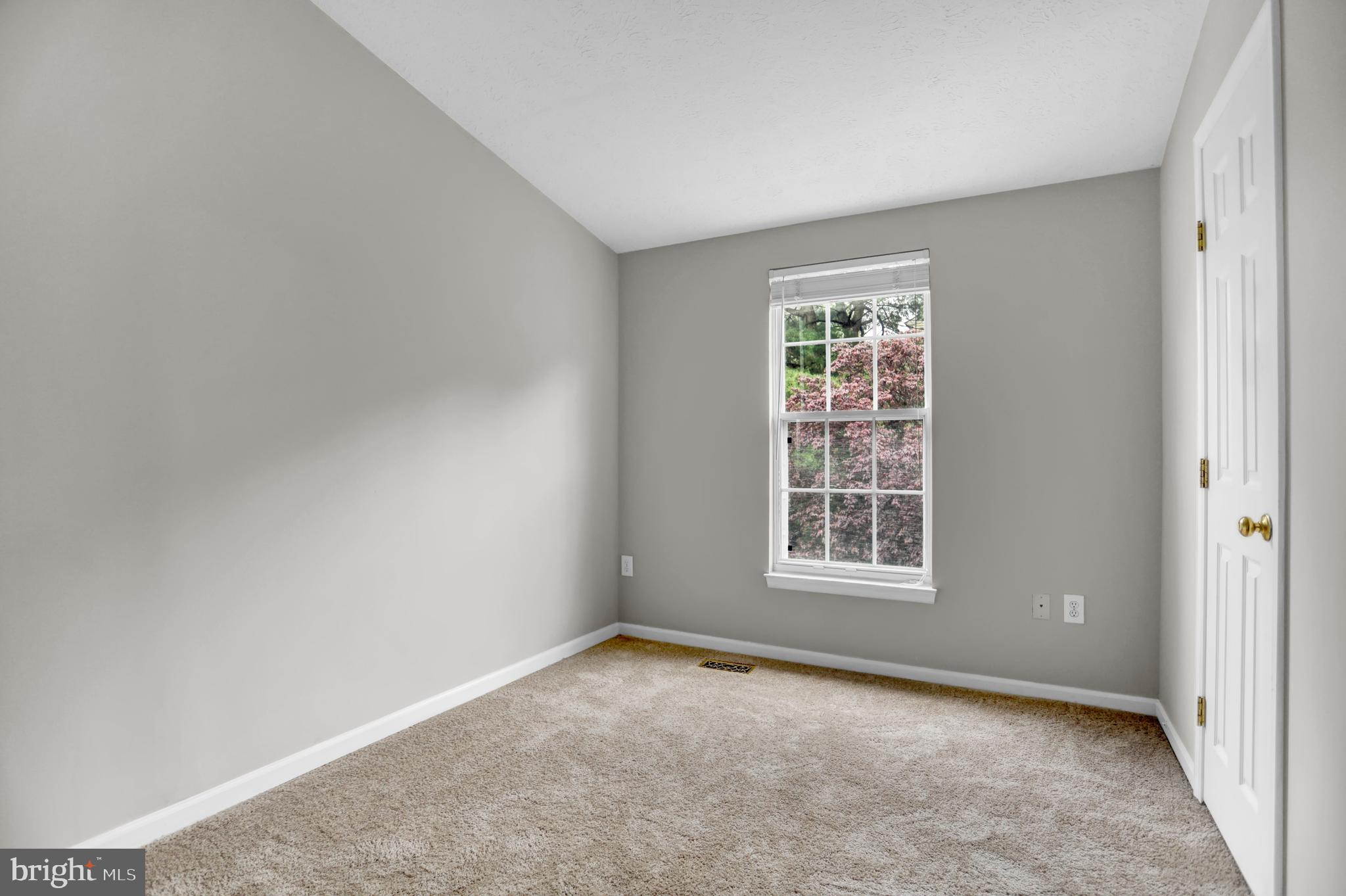 CONSTANT FRIENDSHIP - Residential Lease