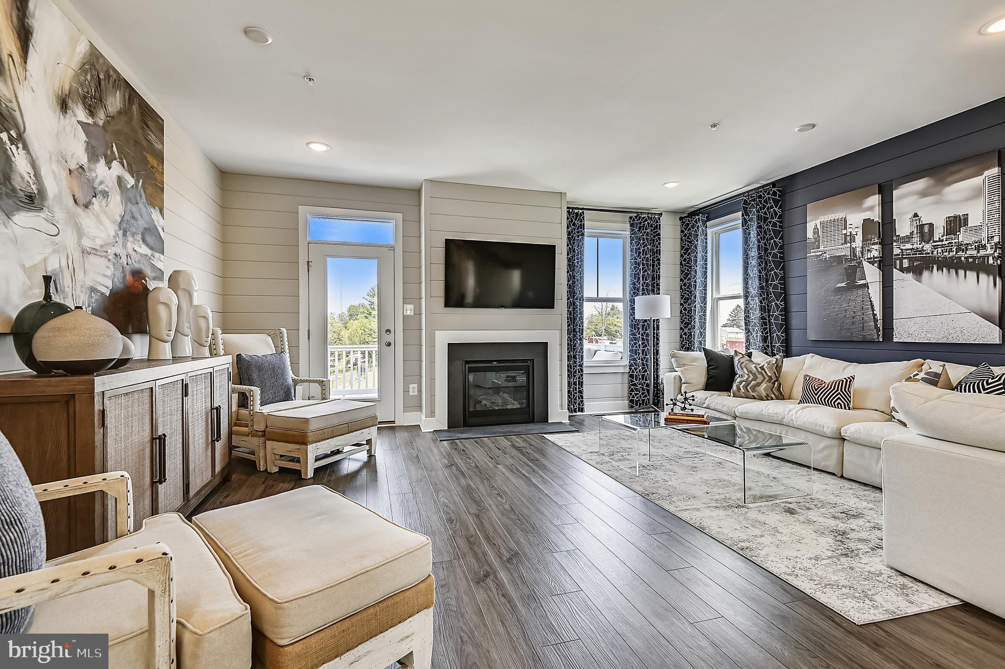 MANNING SQUARE TOWNS - Residential