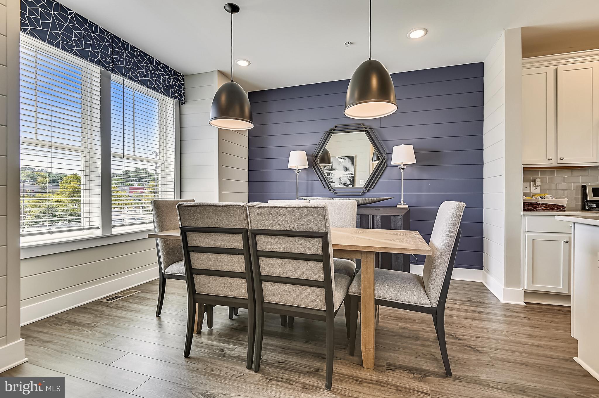 MANNING SQUARE TOWNS - Residential